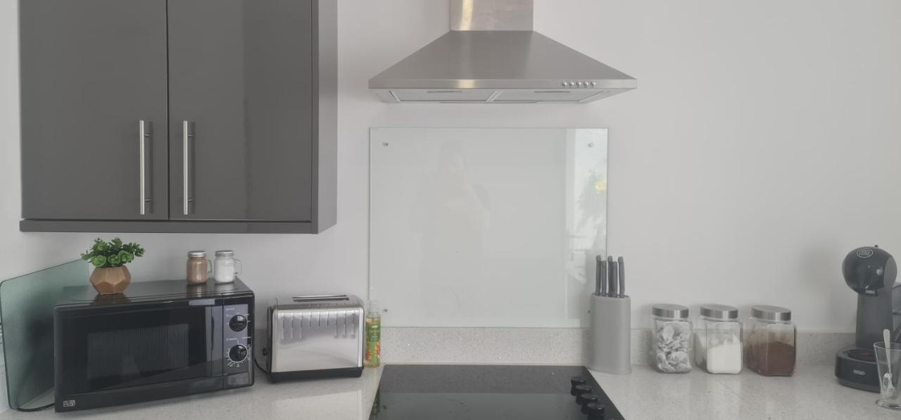 Dream Weaver Apartment Swansea Bagian luar foto