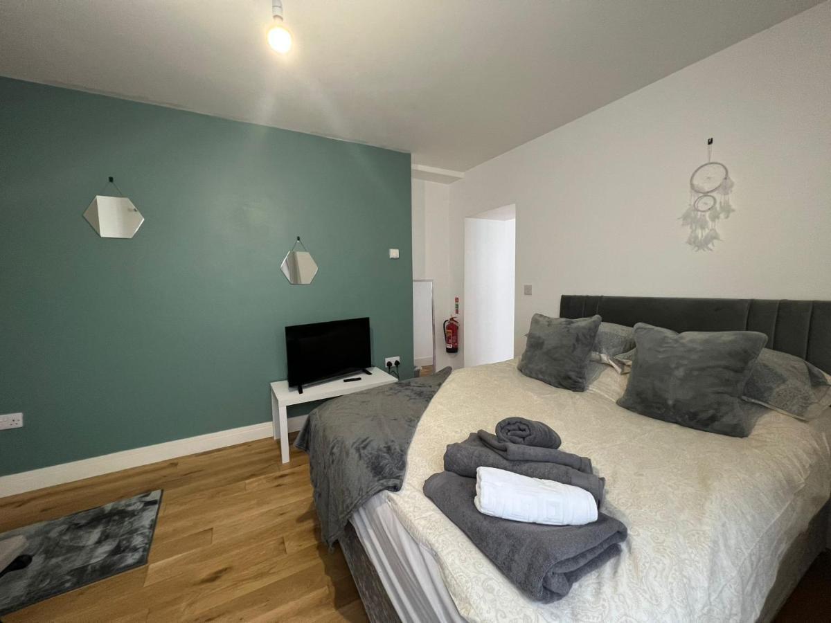 Dream Weaver Apartment Swansea Bagian luar foto